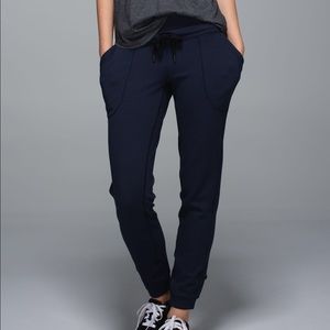 Lululemon inkwell vase runner jogger